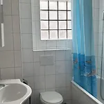 Family Friendly In The Heart Of Lägenhet